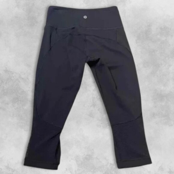 Lululemon Clam Diggers Leggings High Rise Cropped Length Mesh Fabric Black W 4 - Picture 3 of 6